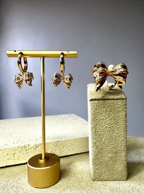 Conjunto de brinco e anel laço