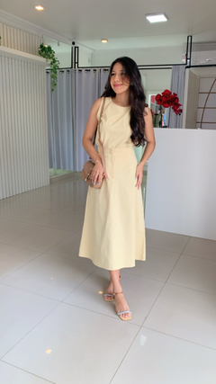 ONJUNTO DE BLUSA REGATA CROP E SAIA MIDI - comprar online