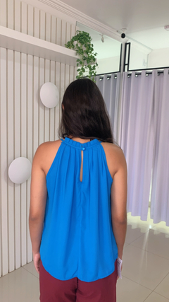 Blusa plissada na internet