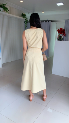 Imagem do ONJUNTO DE BLUSA REGATA CROP E SAIA MIDI
