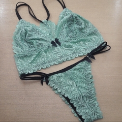 Conjunto Beijo na internet