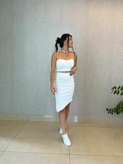 Conjunto Branco Saia e Cropped - comprar online