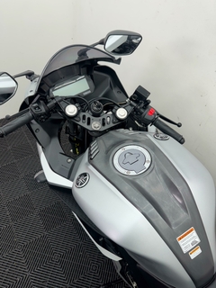 2024 - Yamaha R-15 - 8 mil km - loja online