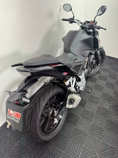 2023 - Honda Cb Twister 300F - 800 km - loja online