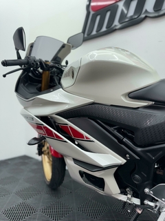 2023 - Yamaha R-3 60Th - 1.122 km na internet
