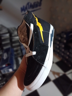 Botitas Ragnarok rayo amarillo - Zapatillas Mataviro - Pasos Atrevidos