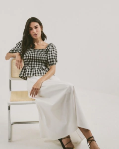 Blusa Linho Vichy P&B na internet