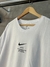 CAMISETA SWOOSH BY NIKE DZ2881-100 na internet