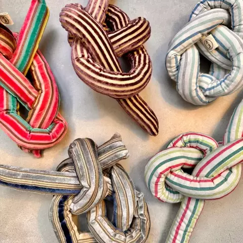 Brinquedo Nó Xadrez Bege e Branco - comprar online