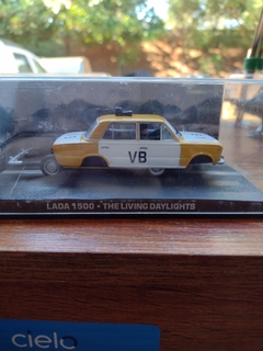 MINIATURA LADA 1500 FILME 007