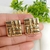 Brinco quadrado com detalhes, folheado, feminino dourado b15 - comprar online