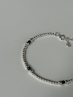 Pulsera Chaki N en internet