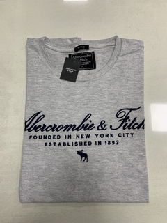 remera bordada abercrombie importada - comprar online