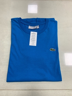 remera basica lacoste