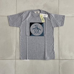 remera estampada penguin - comprar online
