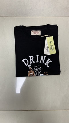 remera penguin estampada