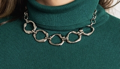 Choker em círculos orgânicos no ródio