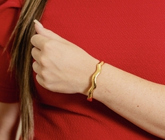 Bracelete grosso liso onda