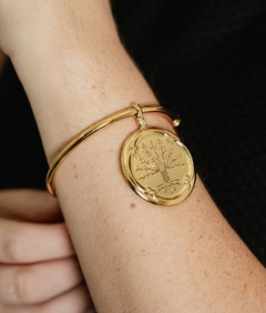 Bracelete liso com pingente removível da árvore da vida, com oração no verso
