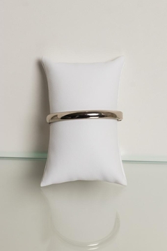 Bracelete liso grosso na cor Ródio