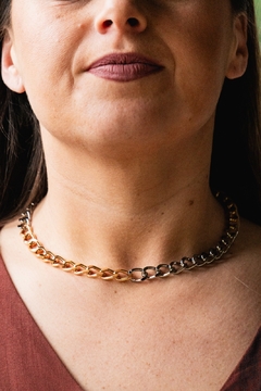 Choker em elos gurmet com mistura de banhos