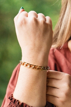 Pulseira em elos gurmet com mistura de banhos