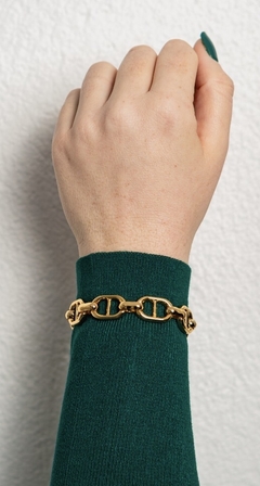 Pulseira tendência em elos cor ouro