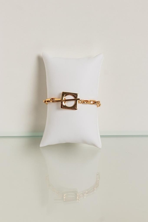 Pulseira em elos quadrados medios, com fecho quadrado