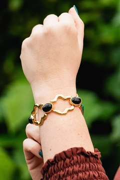 Pulseira organico detalhes pretos