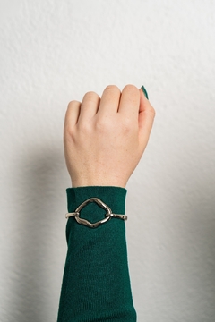 Bracelete círculo orgânico na cor ródio