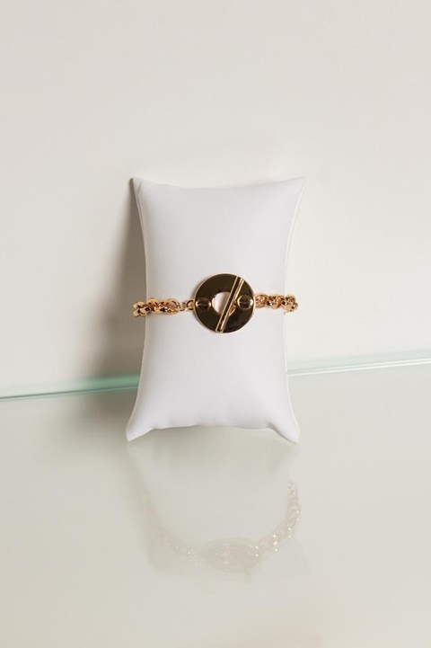 Pulseira em elo portugues, com fecho redondo marcas de prego