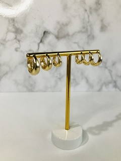 Trio de brincos argolas lisas, em 3 tamanhos, banhado no ouro 18k