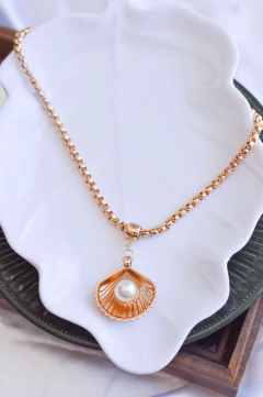 Colar na veneziana grossa com pingente de concha + perola+, Lindo e moderno