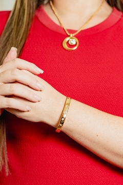 Bracelete com pontos de luz na internet