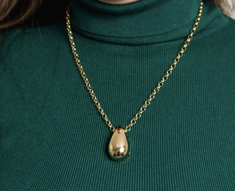 Colar gota lisa