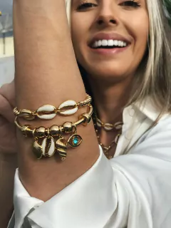 Mix de pulseira + bracelete - alto verão