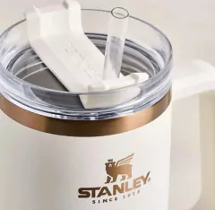 Imagen de VASO STANLEY QUENCHER - CREMA