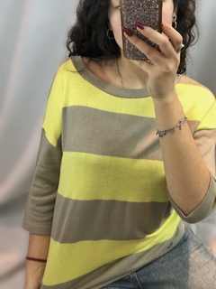 Pullover gris con franjas verdes - tienda online