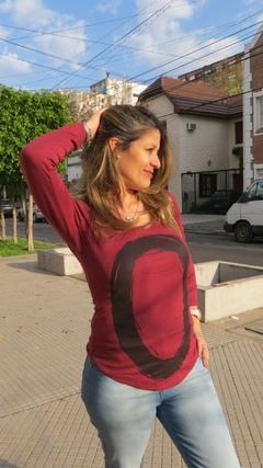 Remera magenta con estampa