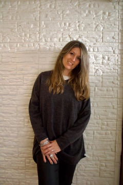 Sweater gris topo en internet