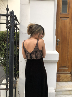 Vestido marrón de gamuza importado en internet