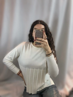 Sweater blanco tableado - tienda online