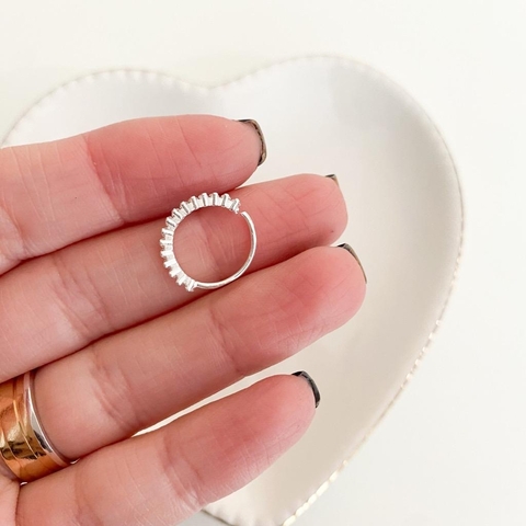 PIERCING FURO ARGOLA CRAVEJADA