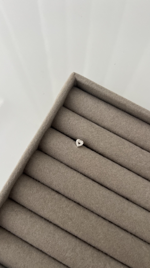 PIERCING PINO CORAÇÃO VAZADO CRAVEJADO - comprar online