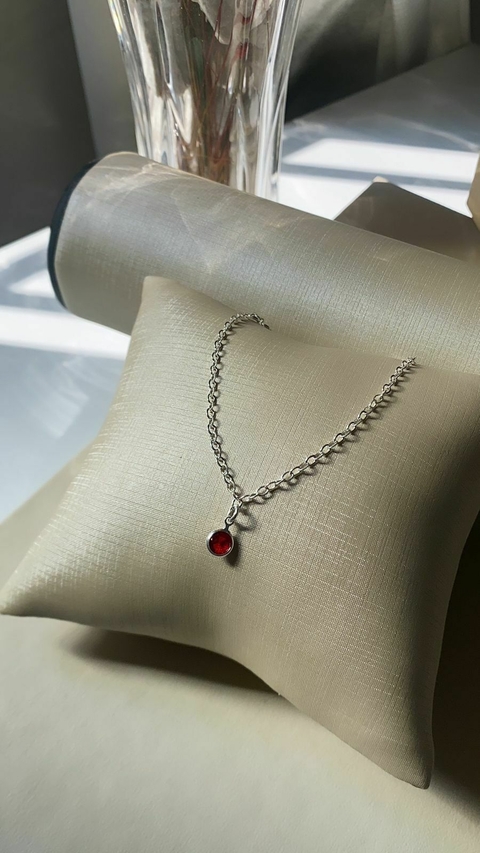 PULSEIRA INFANTIL COM PONTO DE LUZ VERMELHO