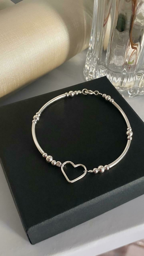 PULSEIRA FIO DE NYLON CORAÇÃO VAZADO