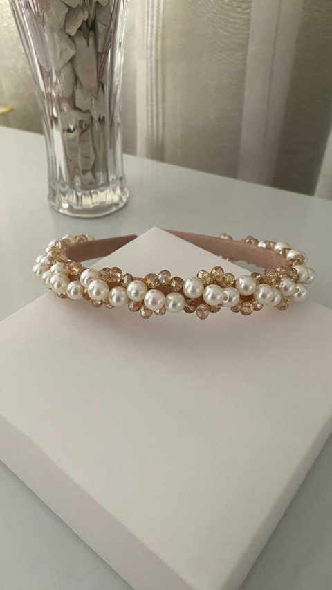 TIARA PEROLAS COM CRISTAIS