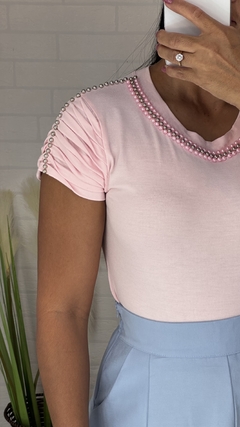 BLUSA COM APLICAÇÕES na internet