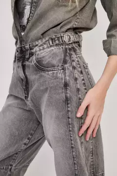 jean barrel Anya en internet