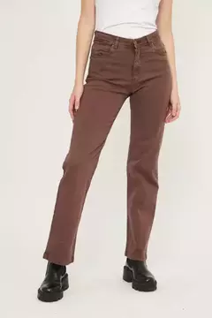 Jean Straight Kira en internet